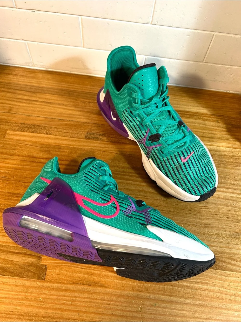 Nike Lebron Witness VI Clear Emerald/Wild Berry CZ4052-300 Men's Sneakers Sz 8.5
